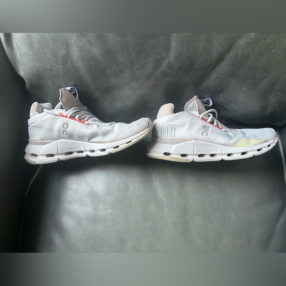 On Running Athletic Shoes - White and Gray